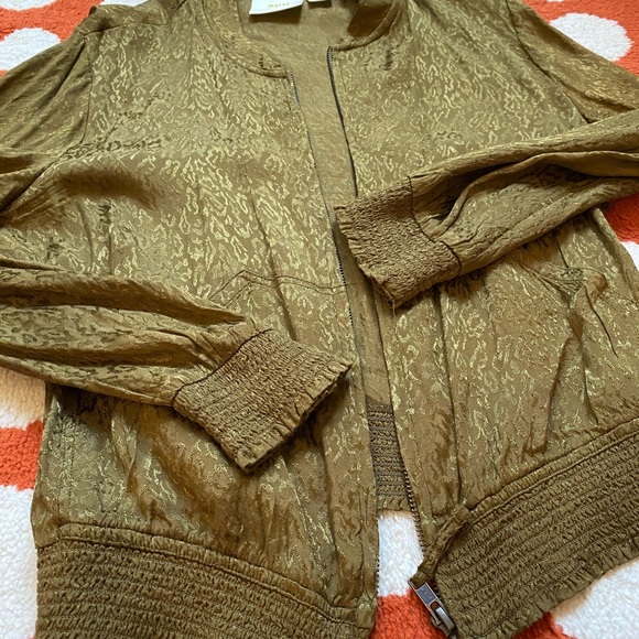 Maeve light weight leopard print bomber jacket (Anthropologie) - Picture 2 of 7